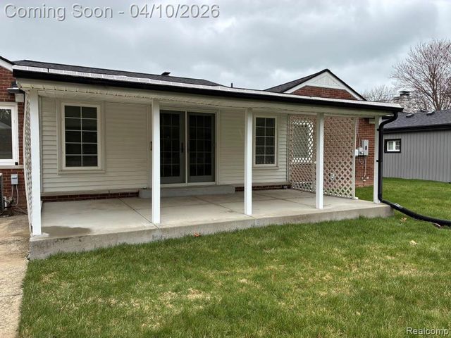 65 Hampton Road, Village Of Grosse Pointe Shores, MI 48236