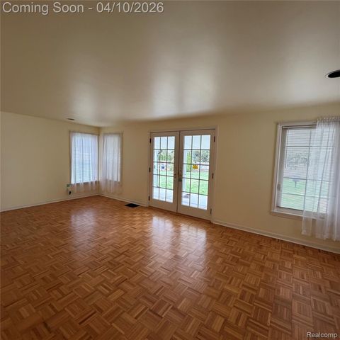 65 Hampton Road, Village Of Grosse Pointe Shores, MI 48236