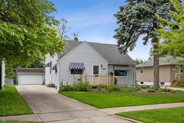 1109 14th Street N, Moorhead, MN 56560