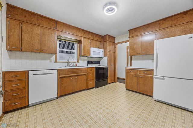 1109 14th Street N, Moorhead, MN 56560