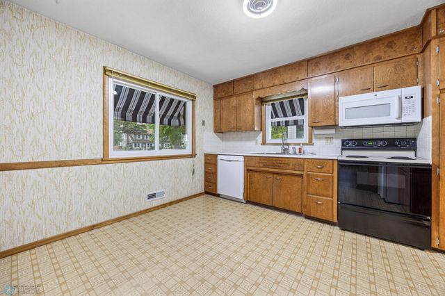 1109 14th Street N, Moorhead, MN 56560