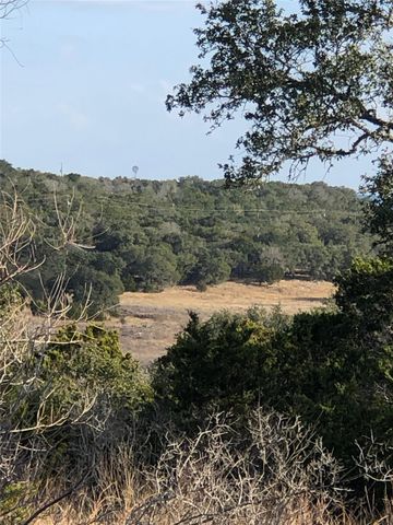 441 Cliffview CIR, Canyon Lake, TX 78133