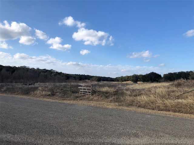 441 Cliffview CIR, Canyon Lake, TX 78133