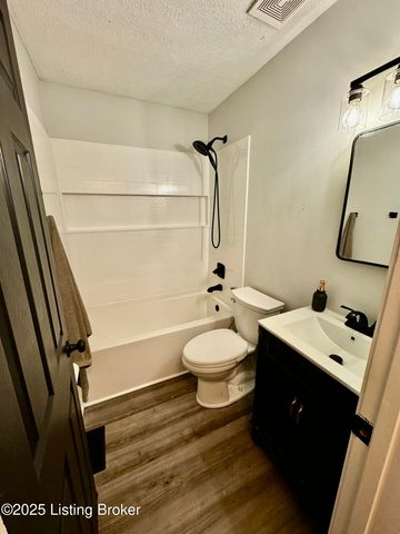 111 Duncan Ave, La Grange, KY 40031