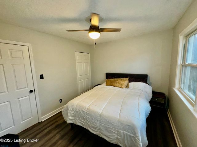 111 Duncan Ave, La Grange, KY 40031