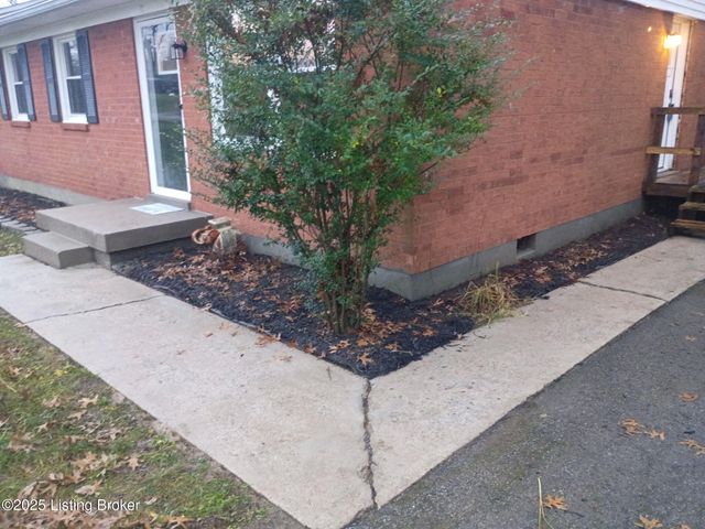 111 Duncan Ave, La Grange, KY 40031