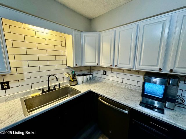 111 Duncan Ave, La Grange, KY 40031