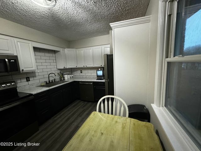 111 Duncan Ave, La Grange, KY 40031