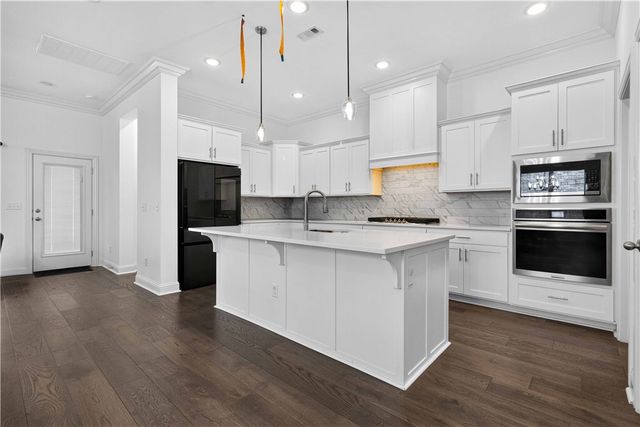 5101 SW Bedford Road, Bentonville, AR 72713