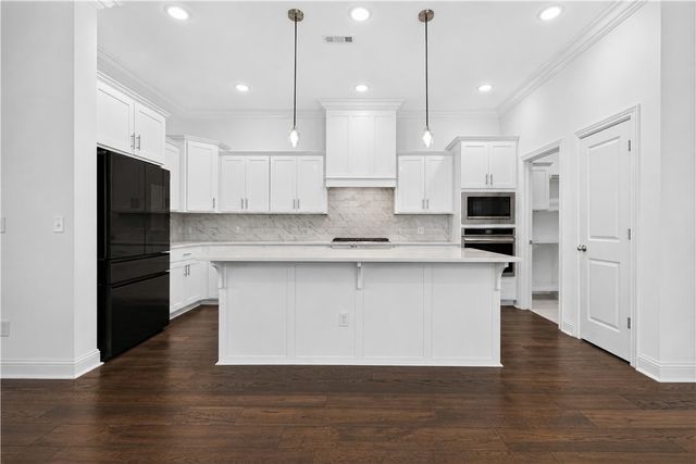 5101 SW Bedford Road, Bentonville, AR 72713