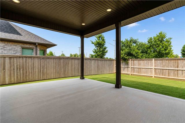 5101 SW Bedford Road, Bentonville, AR 72713