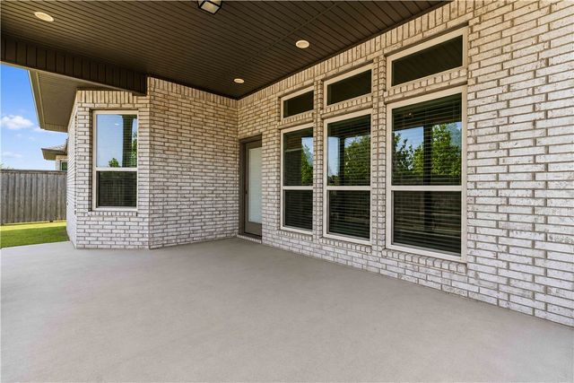 5101 SW Bedford Road, Bentonville, AR 72713