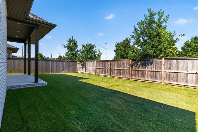 5101 SW Bedford Road, Bentonville, AR 72713