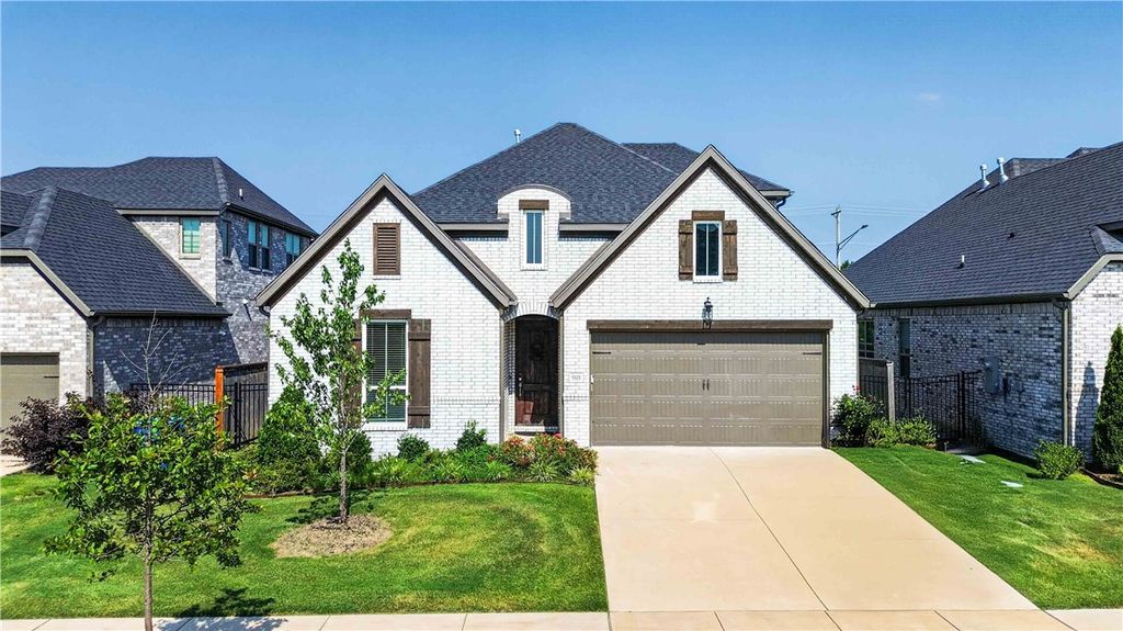 5101 SW Bedford Road, Bentonville, AR 72713