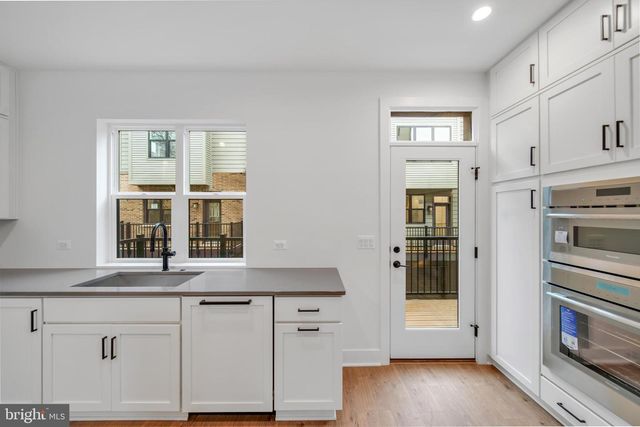 5420 GOSHAWK ALY, Bethesda, MD 20816