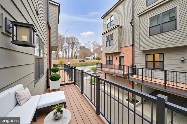 5420 GOSHAWK ALY, Bethesda, MD 20816