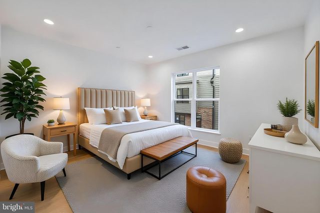 5420 GOSHAWK ALY, Bethesda, MD 20816