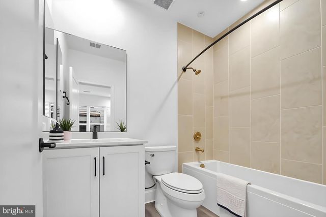 5420 GOSHAWK ALY, Bethesda, MD 20816