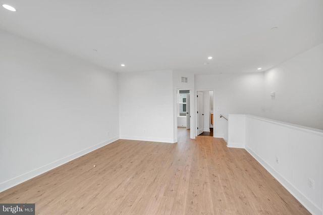 5420 GOSHAWK ALY, Bethesda, MD 20816