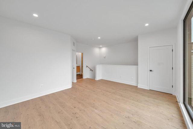 5420 GOSHAWK ALY, Bethesda, MD 20816