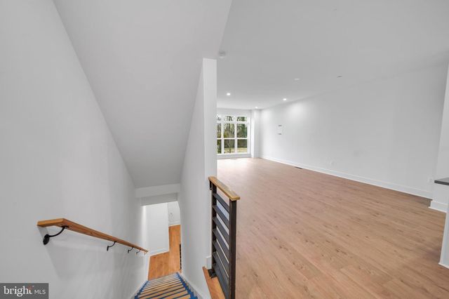 5420 GOSHAWK ALY, Bethesda, MD 20816