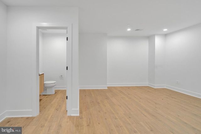 5420 GOSHAWK ALY, Bethesda, MD 20816