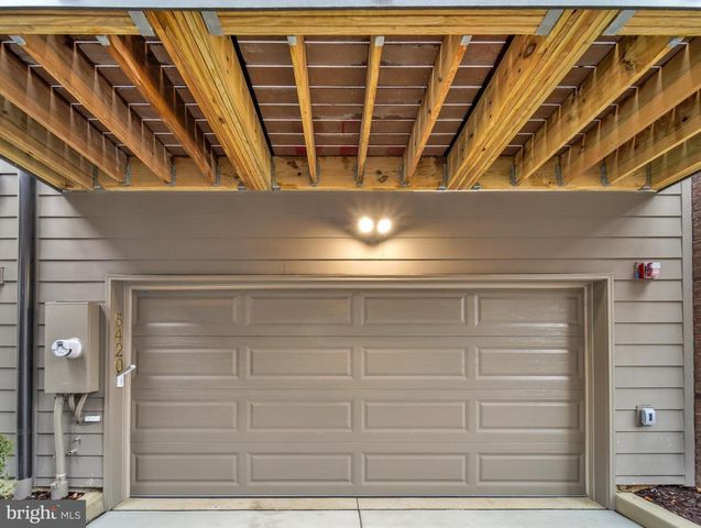 5420 GOSHAWK ALY, Bethesda, MD 20816