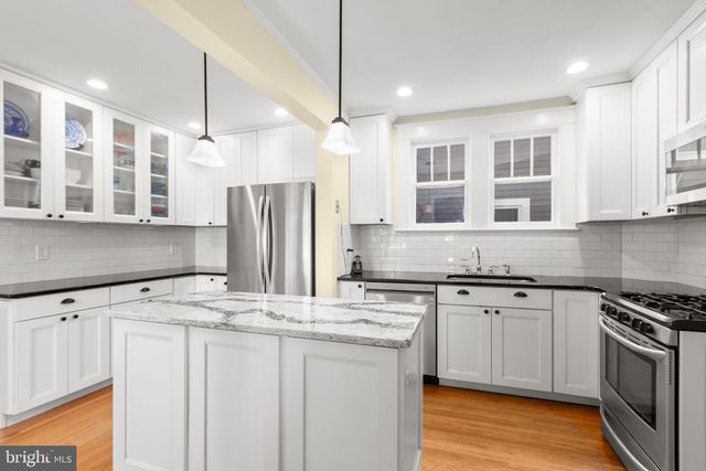900 WOLFE ST, Fredericksburg, VA 22401