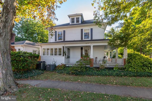 900 WOLFE ST, Fredericksburg, VA 22401