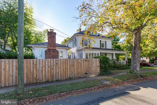 900 WOLFE ST, Fredericksburg, VA 22401