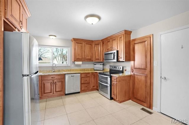 914 Blake Court, St Peters, MO 63376