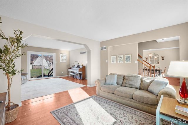 914 Blake Court, St Peters, MO 63376