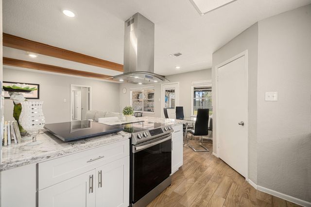 9019 Grape Street, Houston, TX 77036