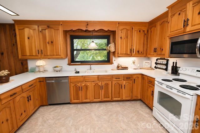 8031 George Hildebran School Road, Connelly Springs, NC 28612
