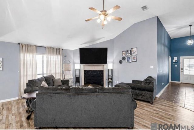 36001 Portsmouth Dr, Denham Springs, LA 70706