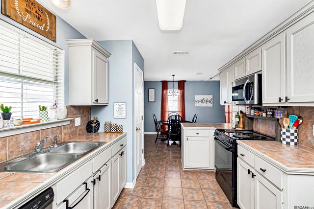 36001 Portsmouth Dr, Denham Springs, LA 70706