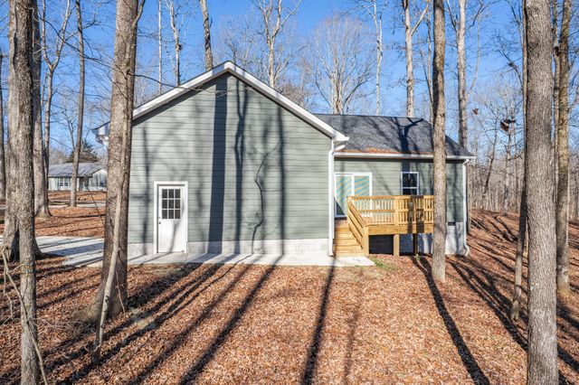 32 Periwinkle Path, Leoma, TN 38468