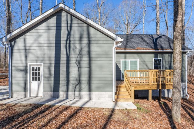 32 Periwinkle Path, Leoma, TN 38468