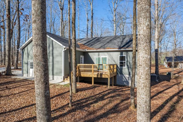 32 Periwinkle Path, Leoma, TN 38468