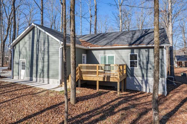 32 Periwinkle Path, Leoma, TN 38468