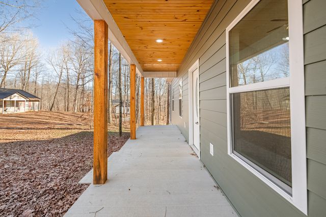 32 Periwinkle Path, Leoma, TN 38468