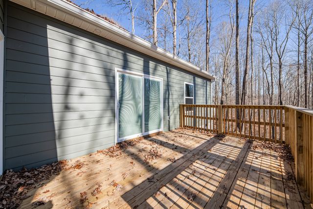 32 Periwinkle Path, Leoma, TN 38468