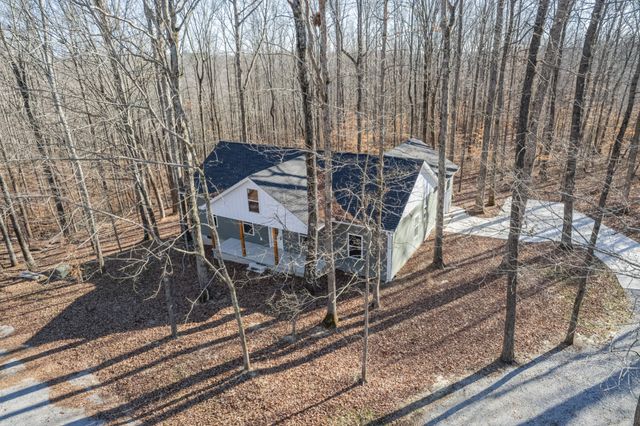 32 Periwinkle Path, Leoma, TN 38468