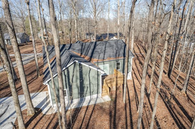 32 Periwinkle Path, Leoma, TN 38468