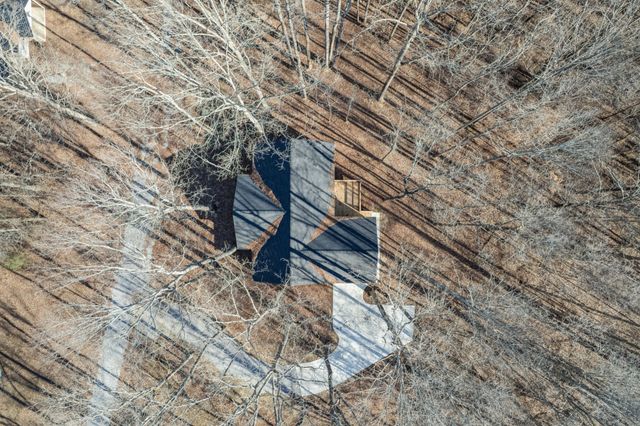 32 Periwinkle Path, Leoma, TN 38468