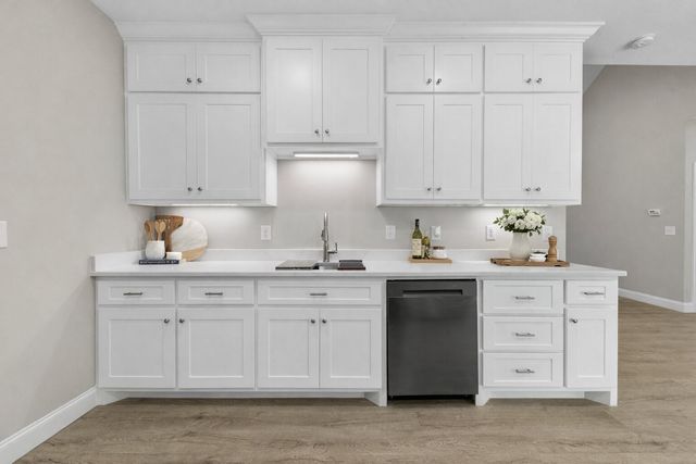 32 Periwinkle Path, Leoma, TN 38468