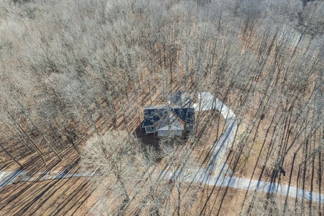 32 Periwinkle Path, Leoma, TN 38468