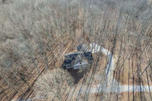 32 Periwinkle Path, Leoma, TN 38468