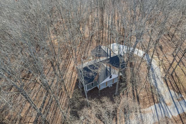 32 Periwinkle Path, Leoma, TN 38468