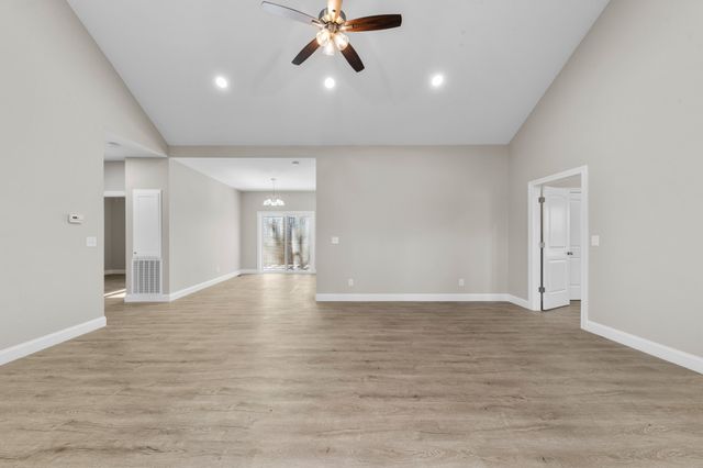 32 Periwinkle Path, Leoma, TN 38468